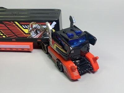 2015 Hot Wheels Galactic Express Super Rig Red 1:64 Hauler Semi