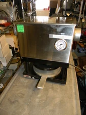 1500 Pound 8" Platen Pneumatic / Air Powered Lab Press (No Make or Model on it)