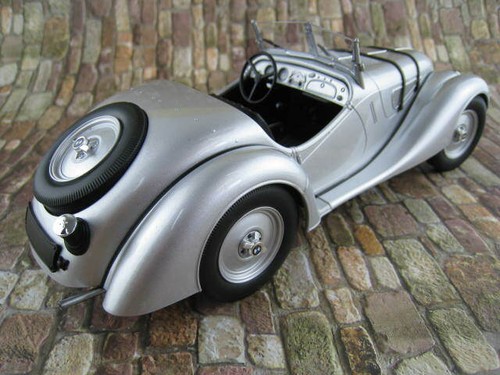 BMW 328 Bj. 1936 silber Limitiert auf 504 Stück Maßstab 1:18 Minichamps OVP NEU - Picture 6 of 9