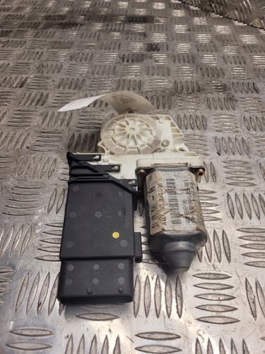 Volkswagen Golf IV 2002 Fensterhebermotor Tür vorne 1J1959802B DRA15863