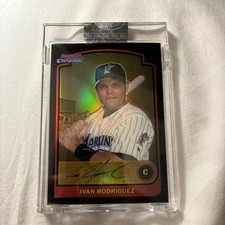 2003 Bowman Chrome Gold Refractor Uncirculated Ivan Rodriguez /170 Marlins