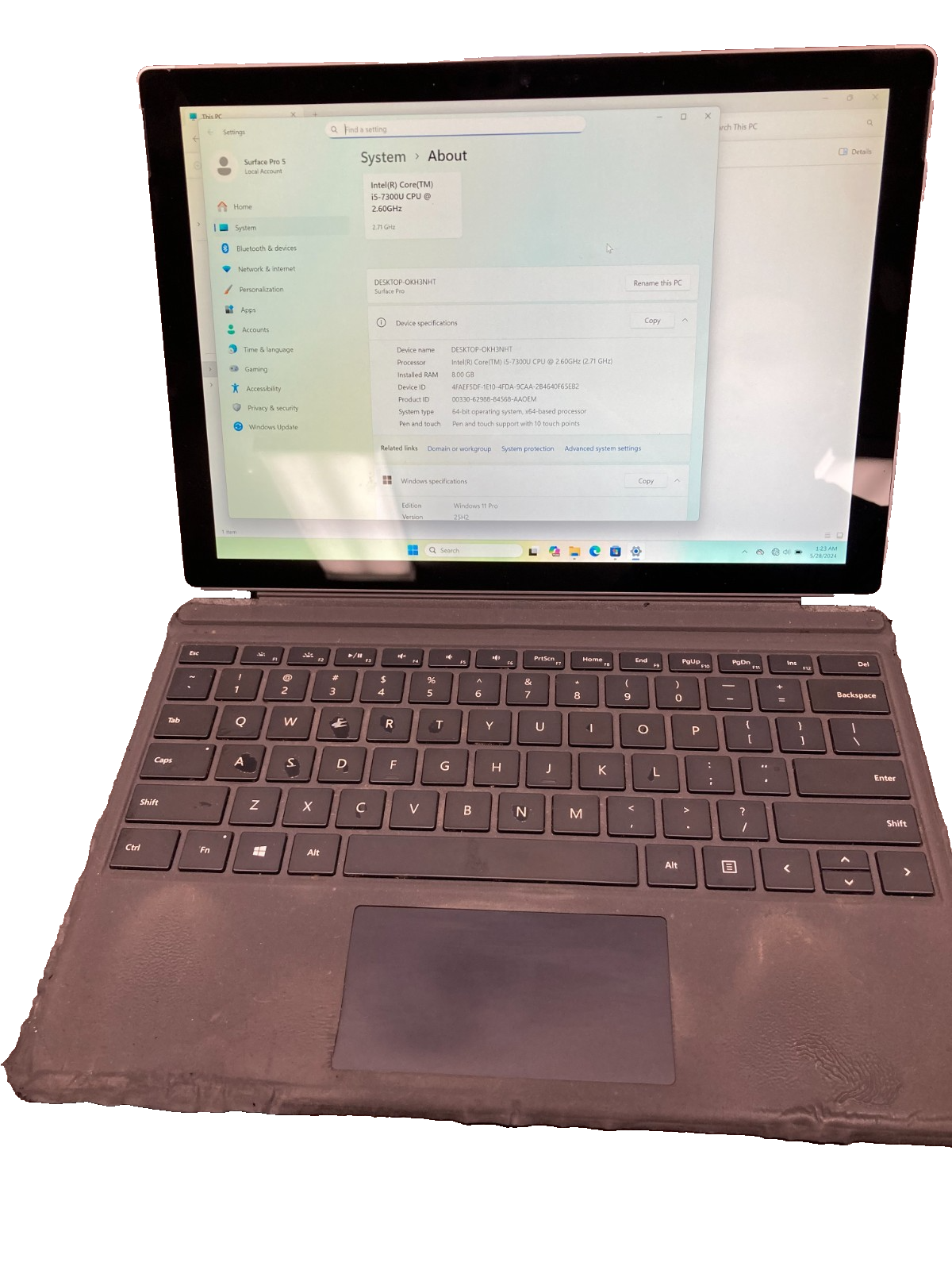 Microsoft Surface Pro 5  1796 Intel i5-7300U 2.6GHz 8GB RAM 256GB SSD WIN 11