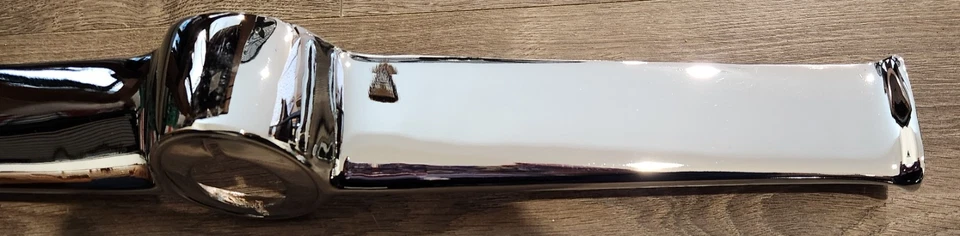 Riel de parachoques serie 40 1946 a 1948 todo y 1949 repuesto por fabricante original, ¡se ve muy bien! Foto 2 de 4