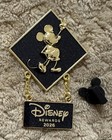 Disney Mickey Mouse Visa Rewards Credit Card Exclusive Dangler Pin 2026 — photo 2