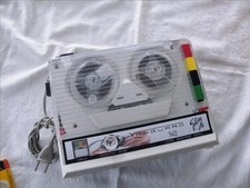 MAGNETOPHONE A BANDE GELOSO G 540 Portatif (220 V et 12 V piles) propre sixties