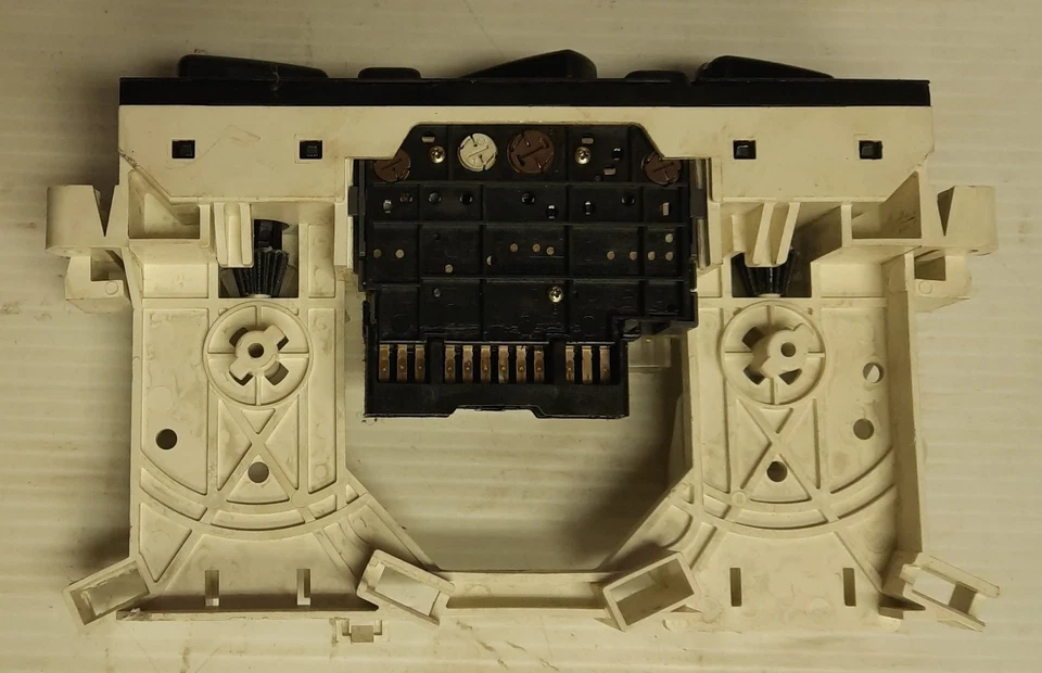 Mitsubishi Eclipse 2001 control de clima MR315296 Foto 3 de 4