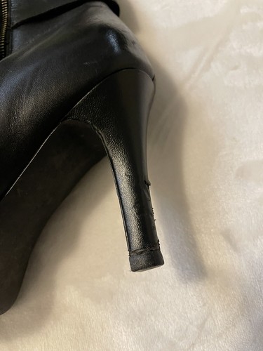 TAHARI GABE Suede Fold Over Ankle Boots Side Zip Black Heels Women's Sz 8M - Picture 10 of 13