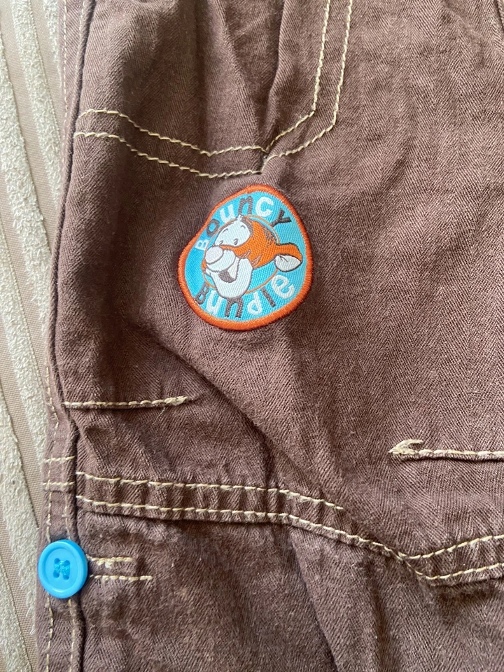 JUEGO PANTALÓN Y JERSEY NIÑO-TIGGER-3-6 MESES-18lbs-MARRÓN-BLANCO-AZUL Foto 4 de 4