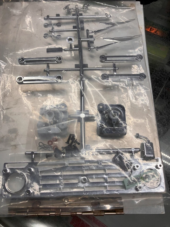 42121 Team Associated Sendero Body Clear 12.3 inches & 42124  Sendero chrome - Image 4 of 4