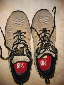 ladies walking shoes size 6