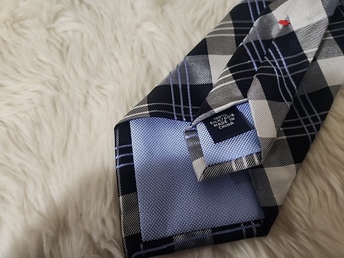 NWT Tommy Hilfiger Mens Necktie Blue Gray Plaid 100% Silk - Picture 4 of 4