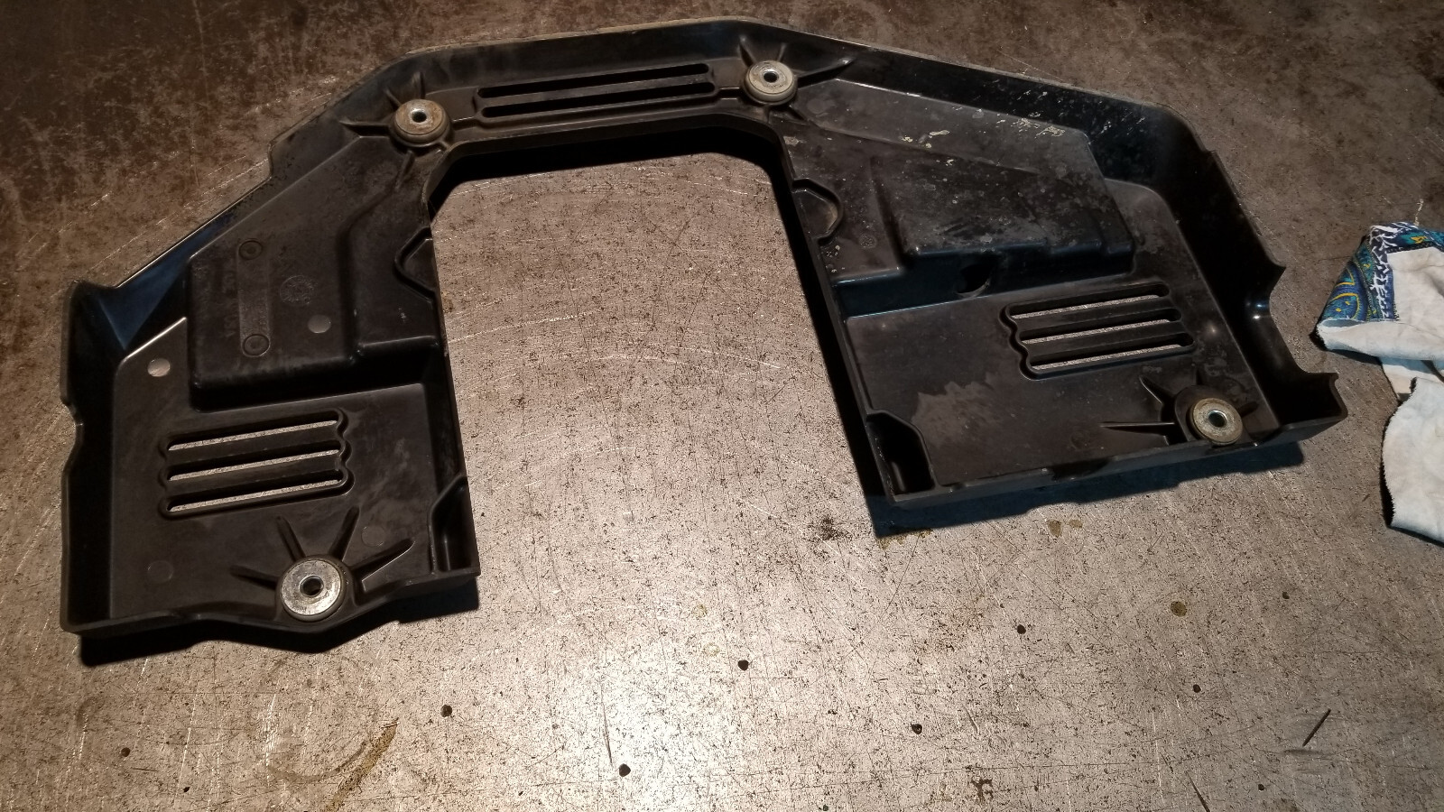 4943002 07-17 Dodge RAM 2500 3500 6.7l Engine Cover Bat Wing  