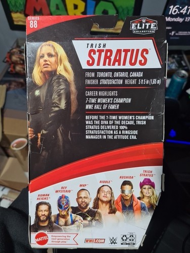 WWE wrestling figure ELITE 88 TRISH STRATUS mattel BOXED - Picture 2 of 2