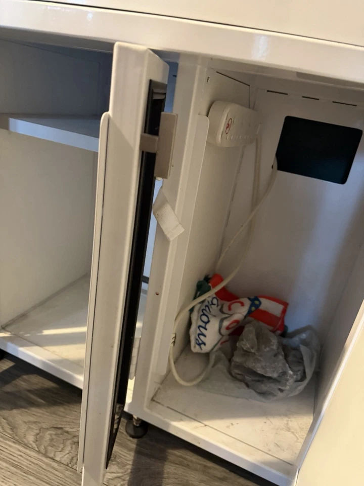 Juwel Vision 180 with Bespoke Stand Aquarium Fish Tank - Image 4 of 4