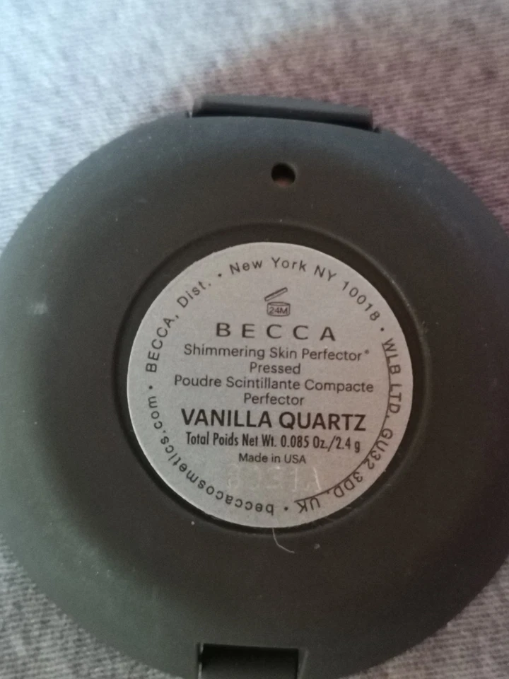 Becca Shimmering Skin Perfector Mini Highlighter Vanilla Quartz - Bild 3 von 4