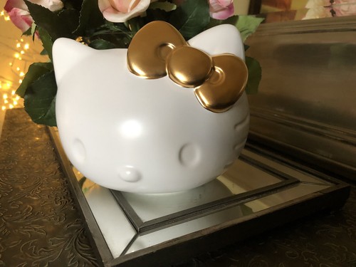 NWT Sanrio Hello Kitty Ceramic Planter White With Shiny Gold Bow PBTeen - Picture 12 of 12