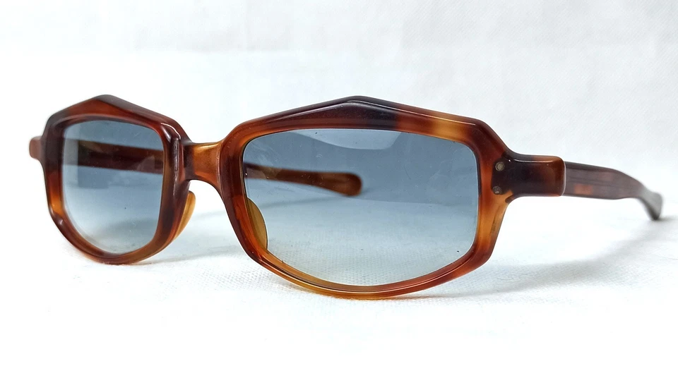 RARO ÁMBAR FIESTA BICHO RARO PÚRPURA GAFAS DE SOL VINTAGE DISEÑO ITALIANO UNISEX AÑOS 50 NUEVO EN STOCK Foto 2 de 4