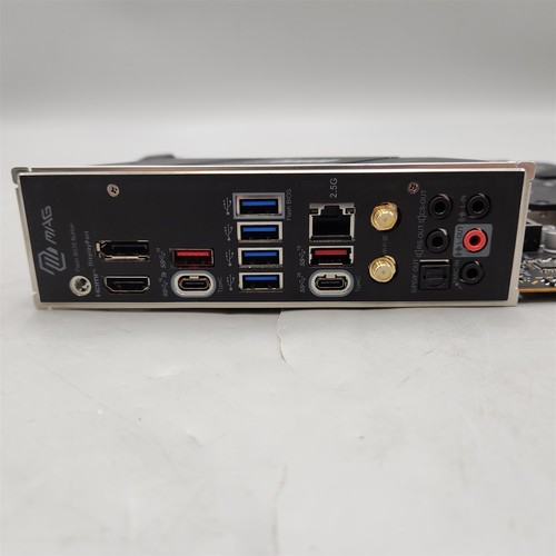 MSI MAG X670E Tomahawk WiFi Gaming Motherboard (AMD AM5, DDR5, PCIe 5.0, ATX) - Picture 3 of 4