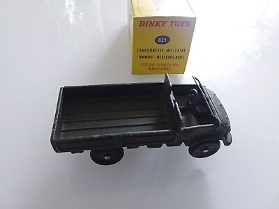 Dinky Toys Made in France par Meccano : Mercedes Unimog n°821