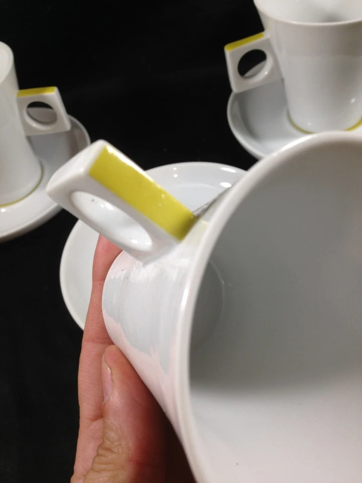 Juego de tres tazas y platillos Nescafé Dolce Gusto amarillo mostaza Foto 4 de 4