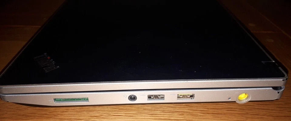 LENOVO THINKPAD EDGE-i3 CPU M 380-@2.53GHz 160GB HDD 4GB RAM **LCD faulty** - Image 2 of 4