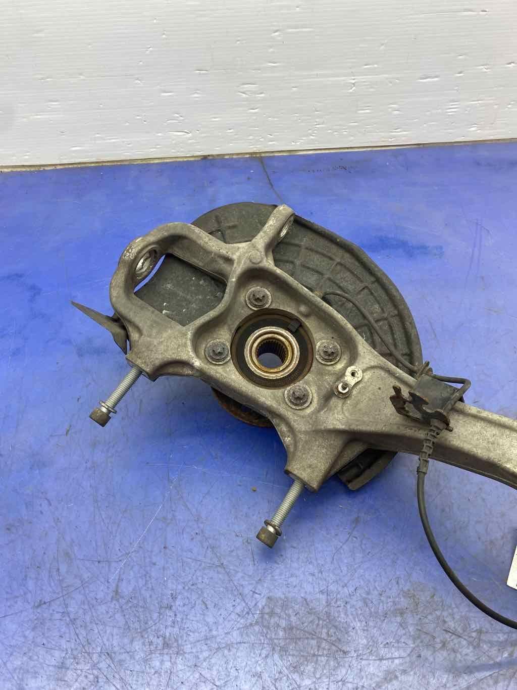 2014 - 2017 MASERATI GHIBLI M157 3.0L AWD FRONT LEFT KNUCKLE SPINDLE HUB