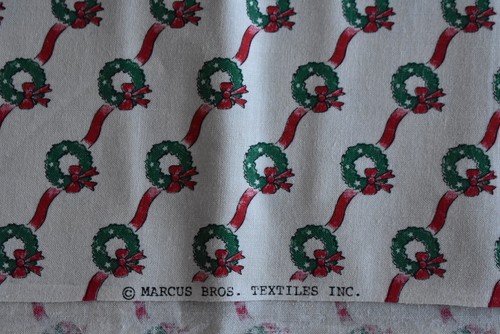 By 1/2 Yd, Vintage, Grandma's Wreaths & Ribbons on Tan Quilt Cotton/Marcus,N3850 - Picture 4 of 5