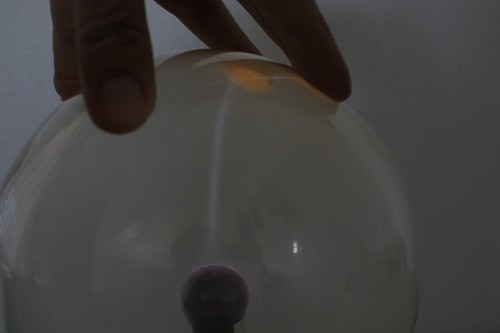 Fun Lites 10" Plasma Ball with 6" Glass Globe with Electric Power Cord & Switch - Picture 8 of 11