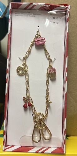 A New Day Pastry Bow And Cherry Charm Phone Strap Wristlet Gold/Pink New - 第 4/6 張圖片