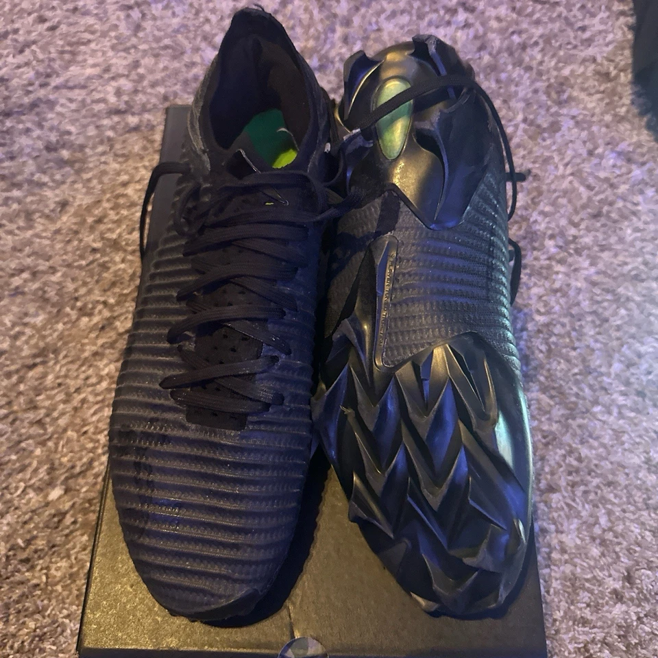 Botines de fútbol profesional Under Armour Blur para hombre talla 10,5 Foto 3 de 4