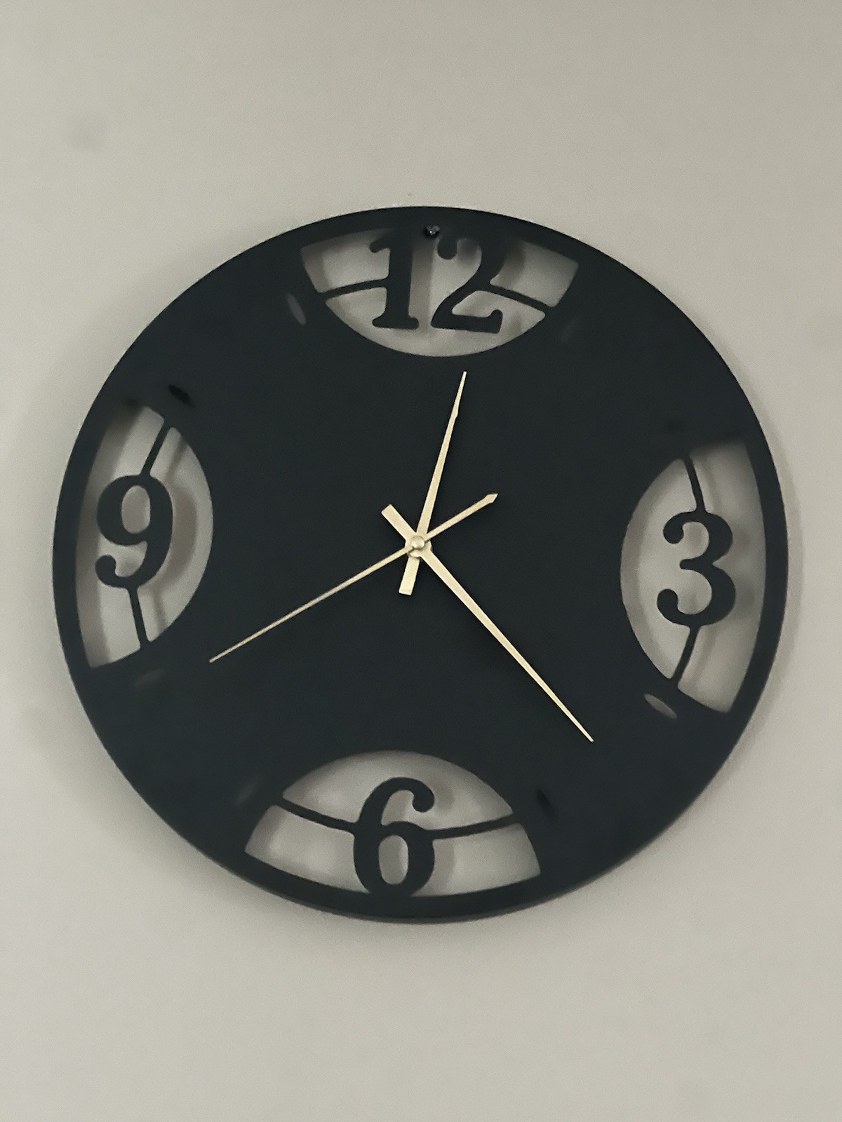 Modern silent Metal Wall Clock Cut-out Style for Home Decor (40 Cm/16 Inches)