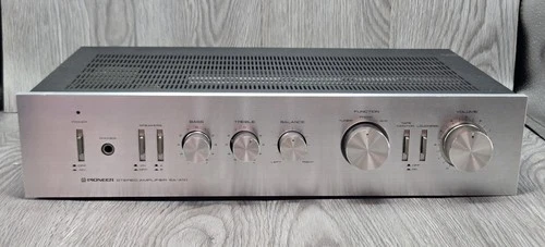 Vintage 1980 Pioneer SA-410 Integrated Stereo Amplifier