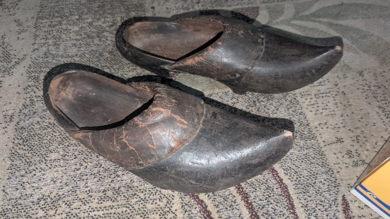 Antique Hand Carved Dutch Country Carved Primitive Wood Clogs Shoes 14.5 