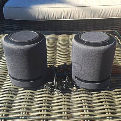  2 mal Amazon Echo Studio 