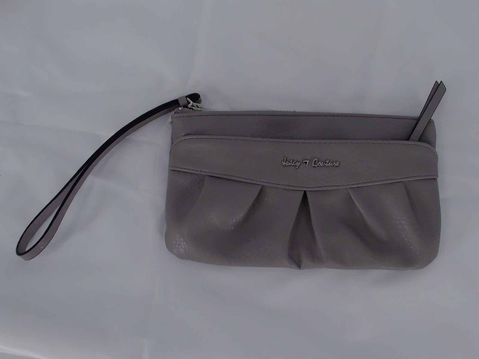 Juicy Couture GrayLeather Wristlet Zip Wallet Gold Logo Black Lined Interior
