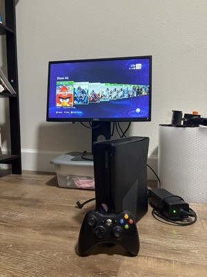 *Custom* Xbox 360 S Console w/ Wired Controller - Trinity