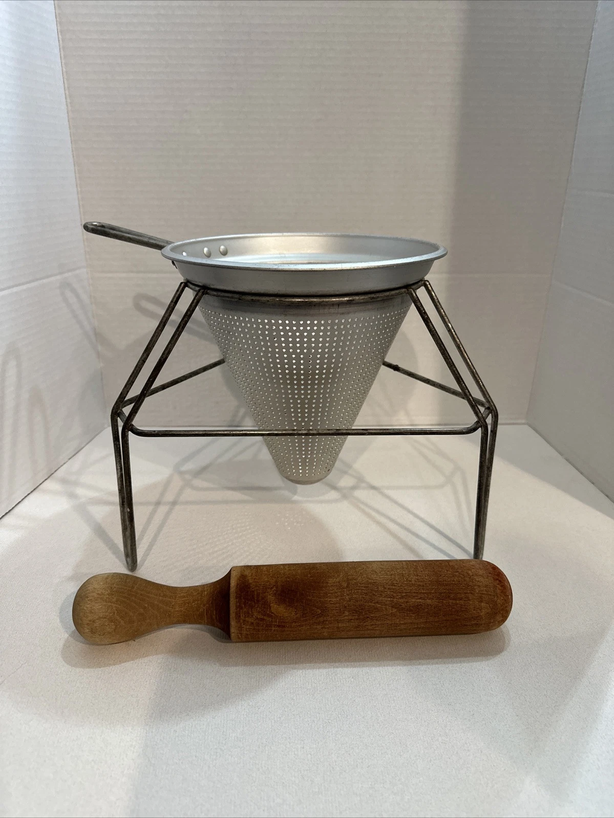 VTG WearWear Aluminum Cone Strainer/Stand Colander Wood Pestle Sieve Canning