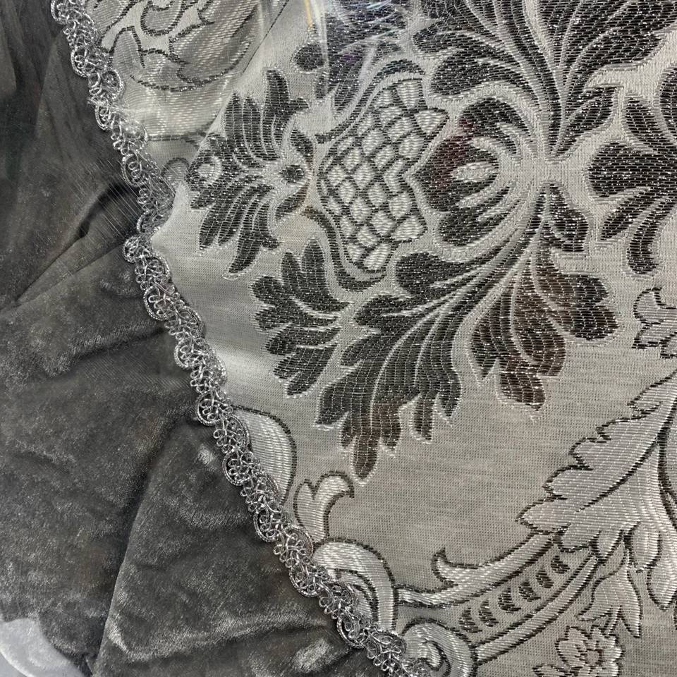 66” Christmas Tree Skirt, Jupe De Sapin, Gray, Silver, White Pre-owned - Image 4 of 4