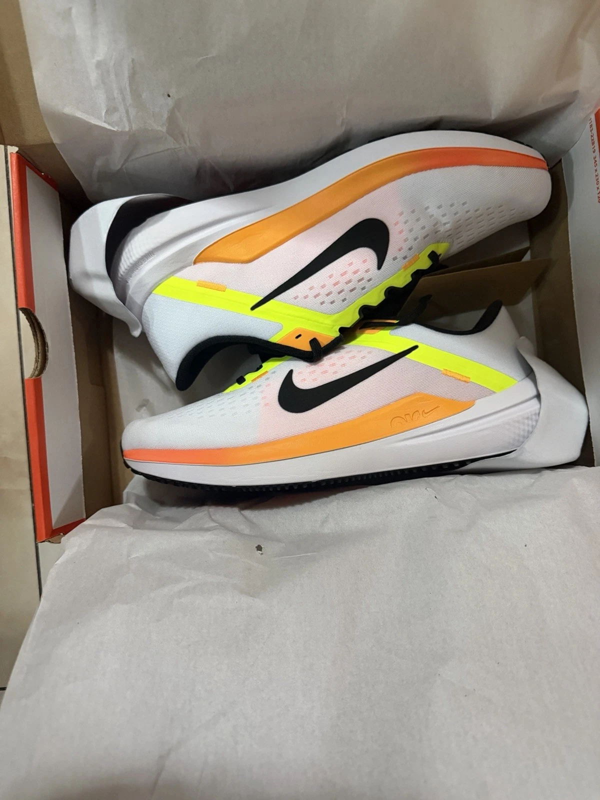 Nike Air Winflo 10 Running Shoes White/Volt/Orange, Size 10, DV4022-101