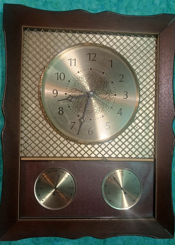 Westclox Nocord Wall Clock/Tempature & Humidity