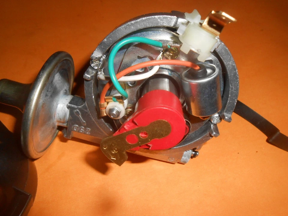 FORD ZEPHYR ZODIAC Mk2 (1956-62) POINTS IGNITION DISTRIBUTOR (Lucas 25D6 type) - Image 4 of 4