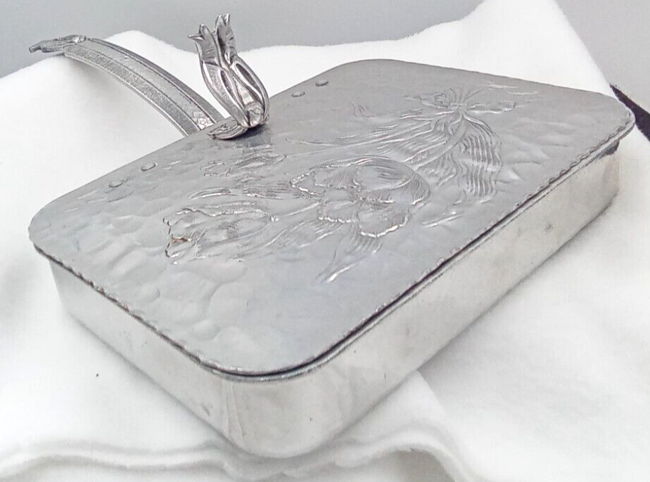 Rodney Kent Hammered Aluminum Dust Buster Floral Silver Handle Decor 427 Vintage