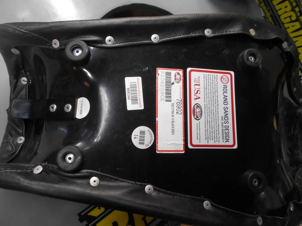 RSD 76902 Enzo Black Seat - Dyna '07-'17 - Imagem 4 de 4