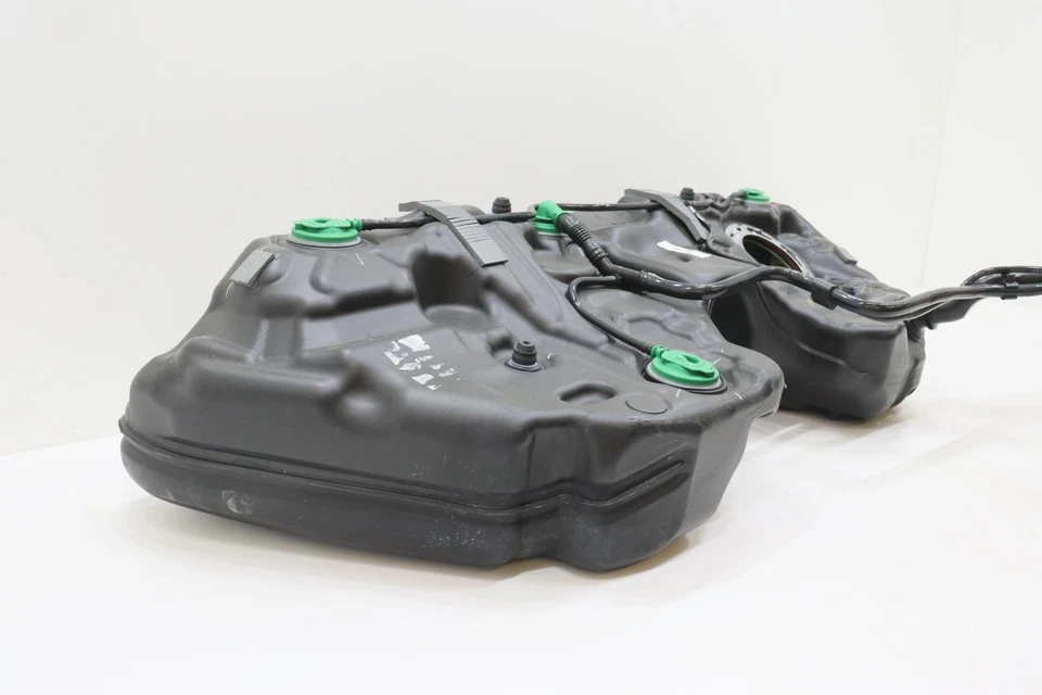 2017 - 2018 MERCEDES C300 W205 FUEL GAS TANK STORAGE RESERVOIR OEM A2054702202 - Image 2 of 4