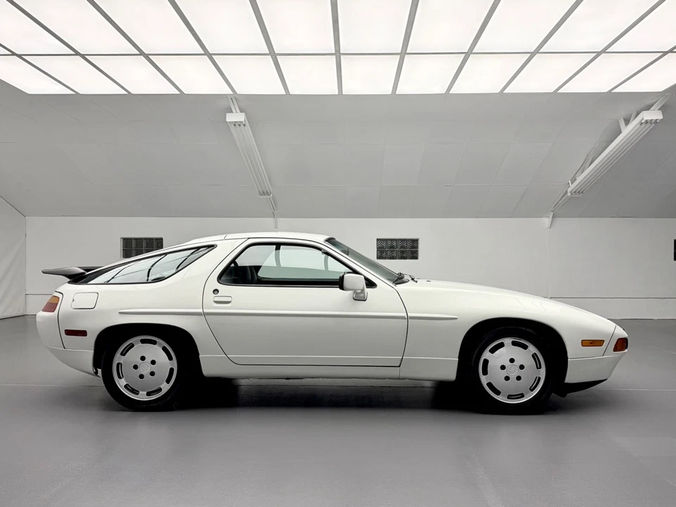 Porsche 928 1988  Foto 2 de 4