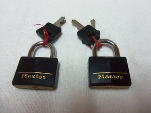 2 Master Locks--2 Keys for Each Lock--Both Work Excellent--Master Lock Quality