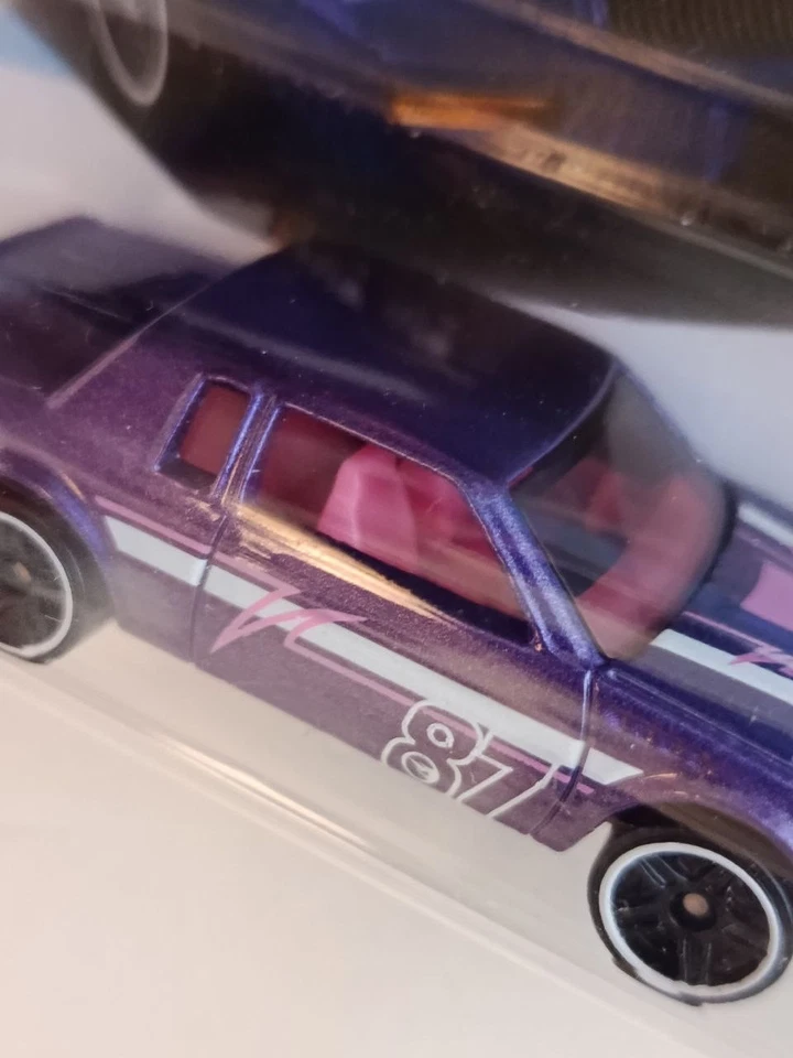 Hot Wheels - '87 Buick Regal GNX -Night Speed- 🔥 TREASURE HUNT 🔥 - 2026 - 1:64 - Immagine 4 di 4