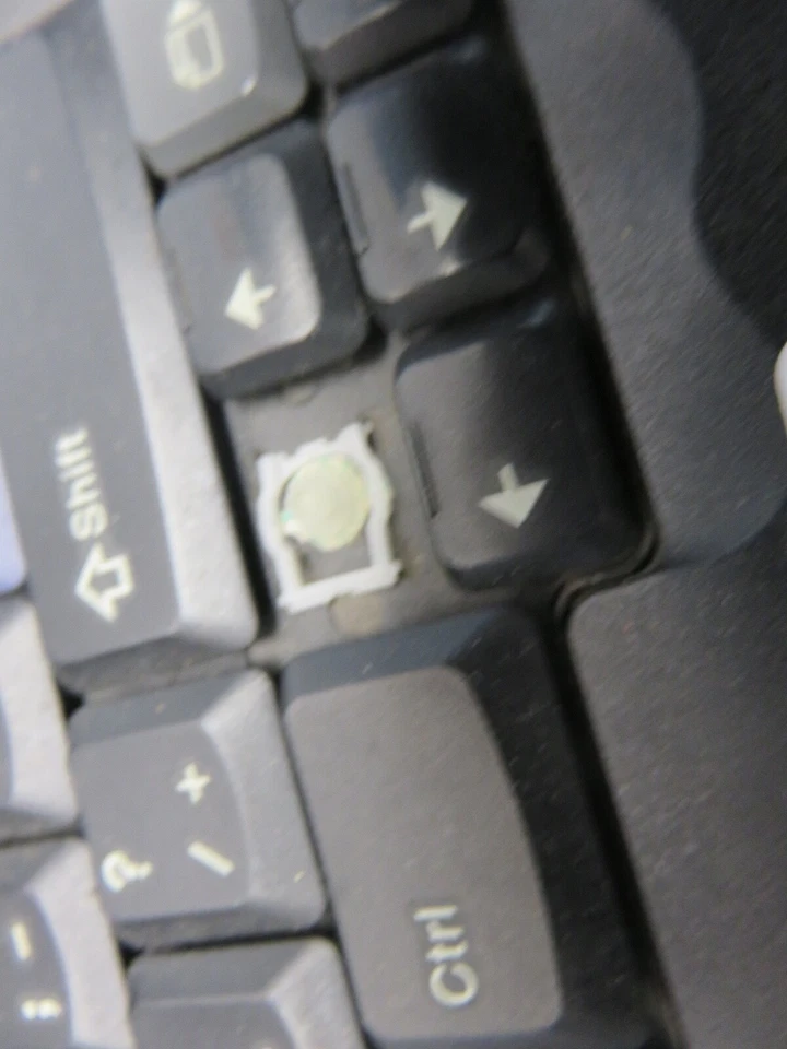 IBM ThinkPad R52 Intel Pentium M 1,73 GHz 512 MB SIN DISCO DURO sin batería Foto 3 de 4