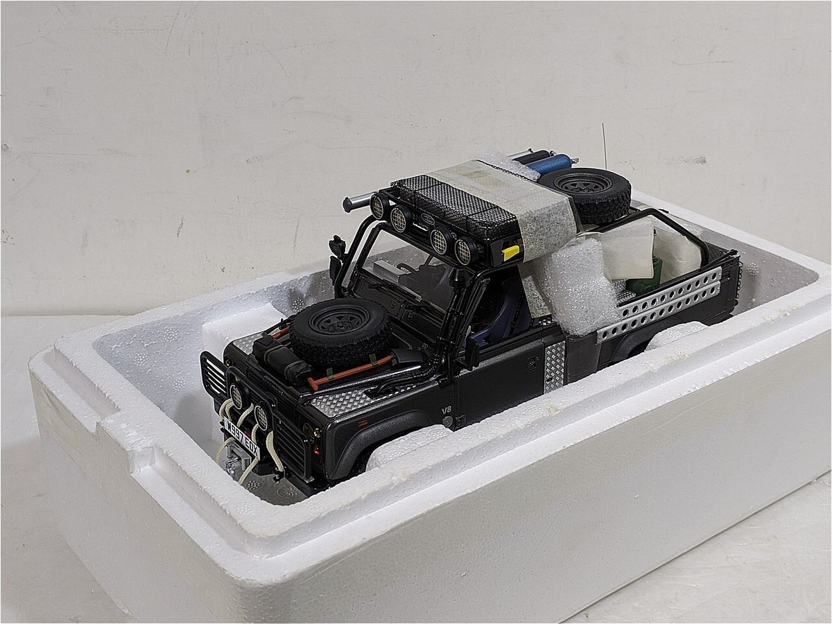 価格変更1/18 京商 ディフェンダー ムービーエディション トゥームレイダー Kyosho 1 18 Land Rover Defender Movie Edition Tomb Raider