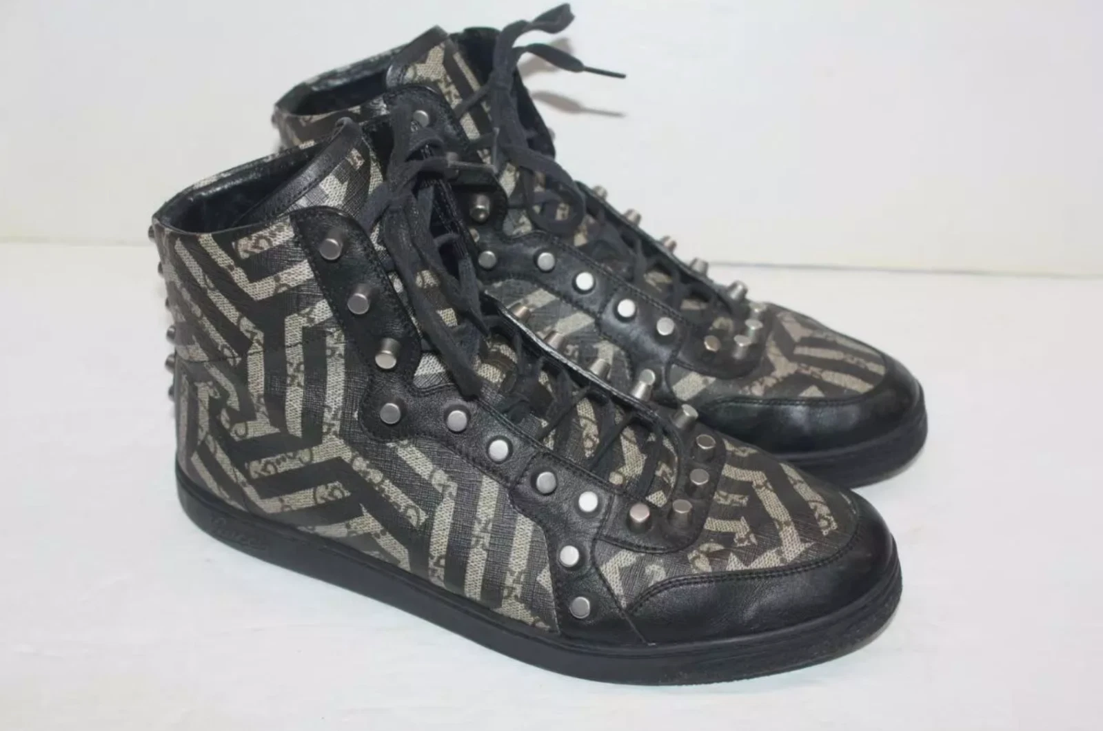 Baskets montantes homme cloutées GUCCI 410758 GG Supreme Caleido pointure 8,5